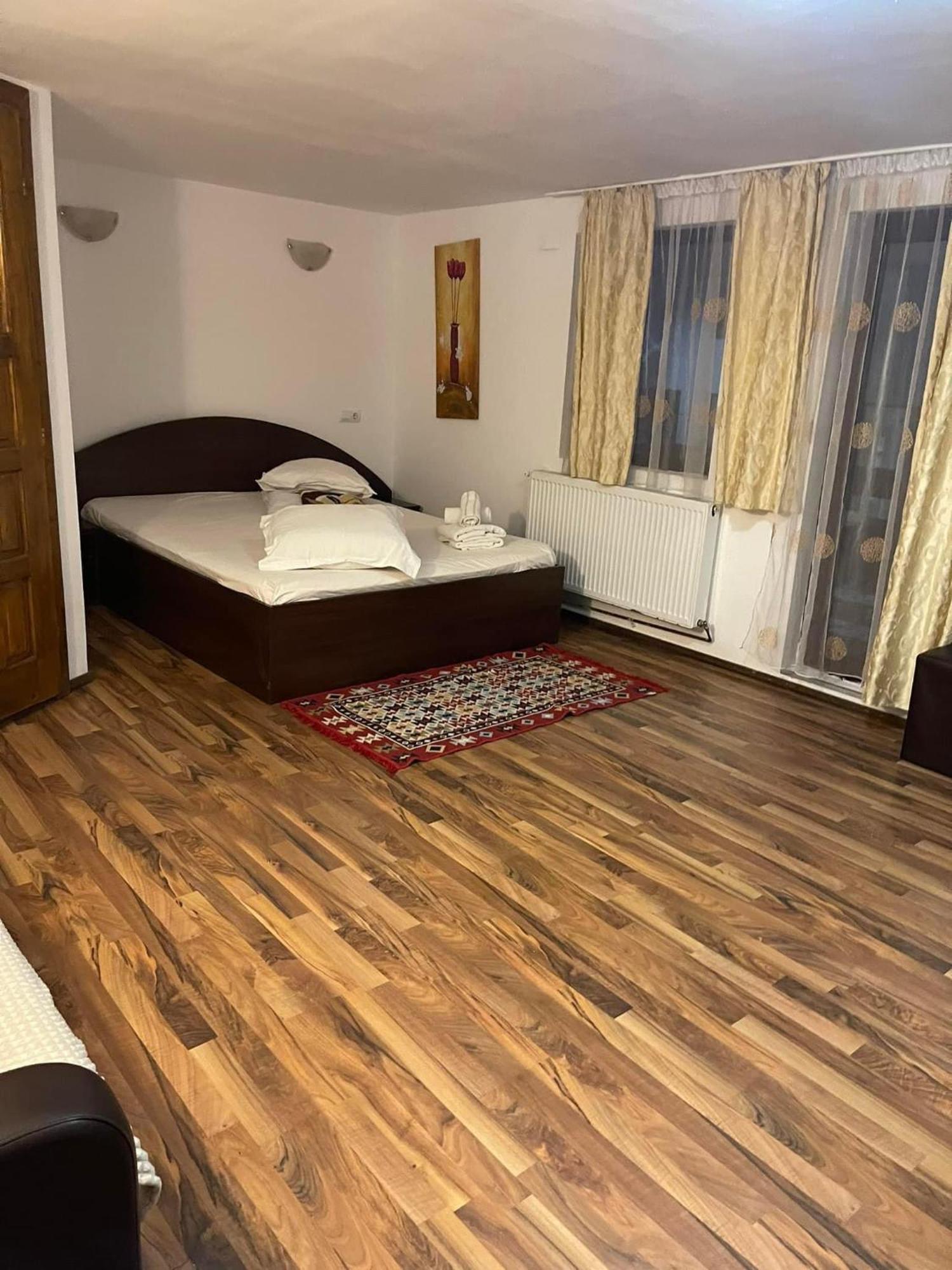 Casa Maria Moieciu C Hotell Moeciu De Sus Exteriör bild
