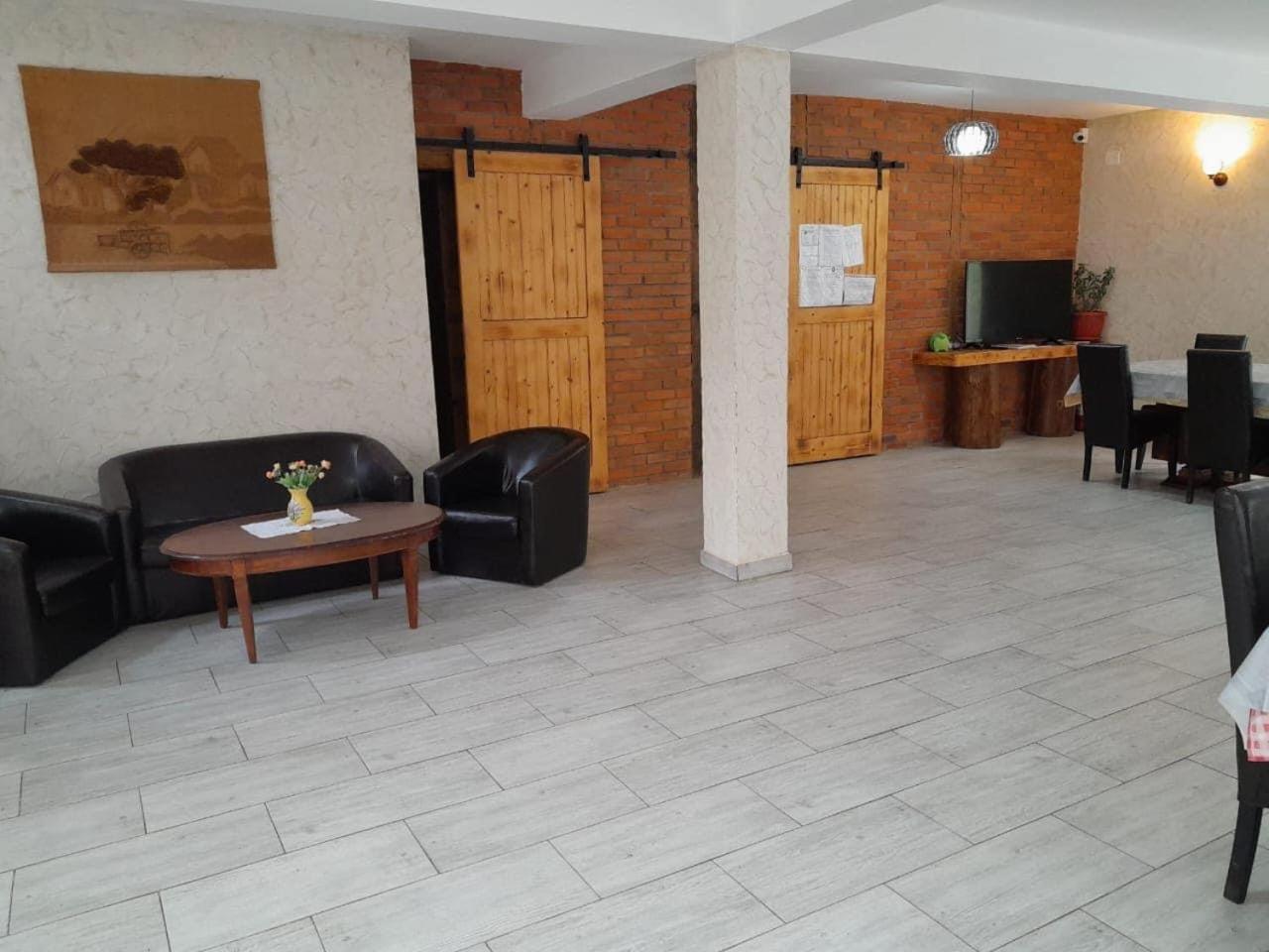 Casa Maria Moieciu C Hotell Moeciu De Sus Exteriör bild